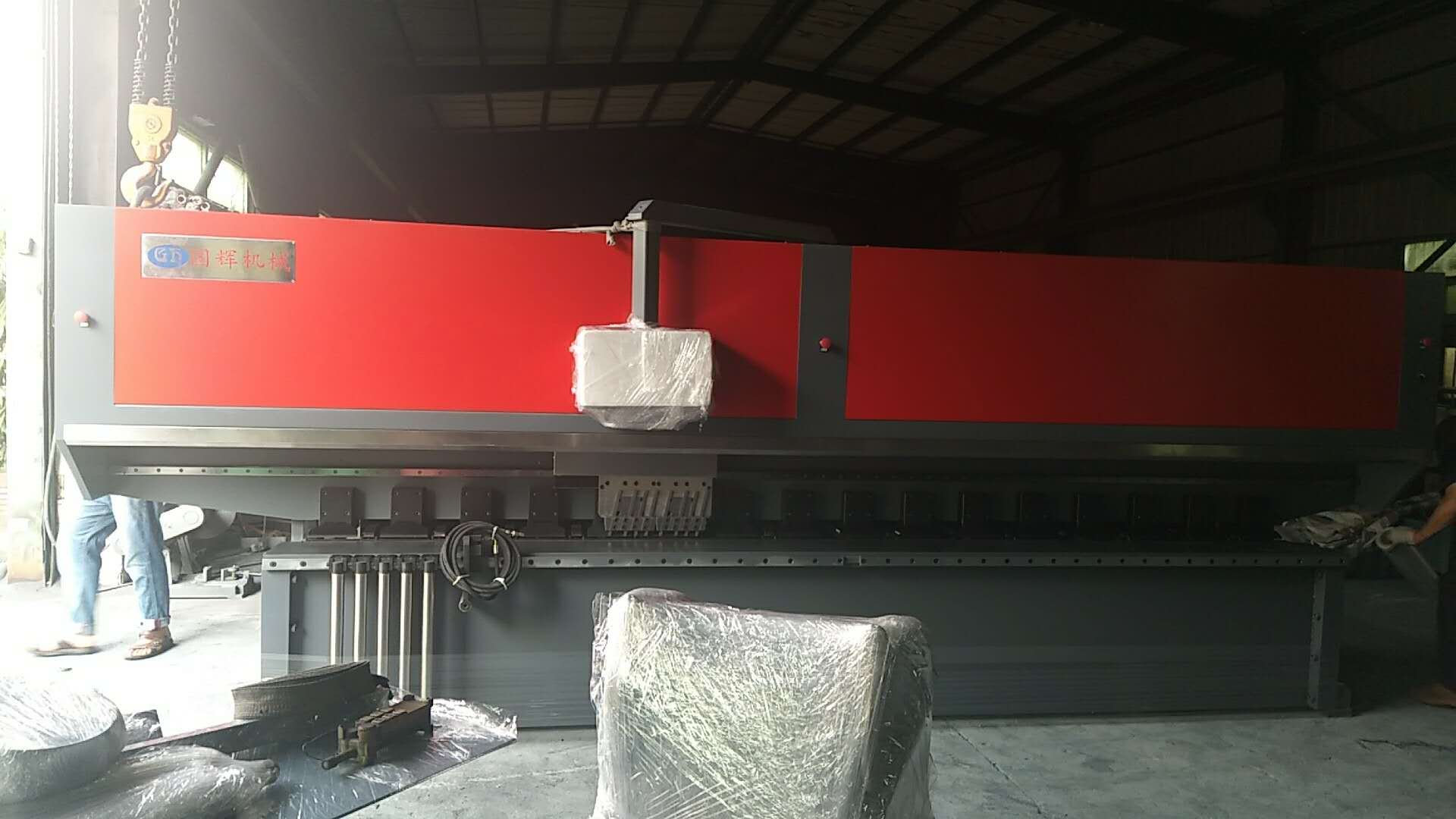 機器打包中，即將裝車送至客戶